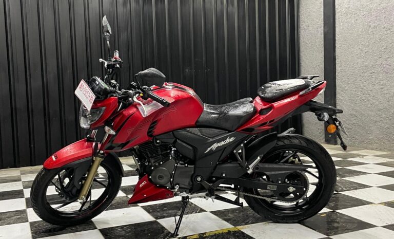 TVS Apache RTR 160 4V vs. Bajaj Pulsar N160: Which is the Best 160cc Motorcycle?