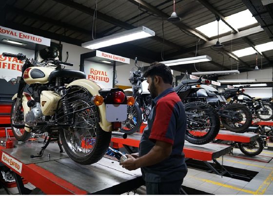 Royal Enfield Motorcycles Now Available on Flipkart: Revolutionary E-commerce Partnership Transforms Indian Motorcycle Buying Experience Royal Enfield has achieved a groundbreaking milestone in India's motorcycle industry by becoming the first mid-size motorcycle brand to sell its complete 350cc portfolio through e-commerce giant Flipkart. This strategic partnership, launched on September 22, 2025, represents a revolutionary shift in how premium motorcycles reach digital-first customers across five major Indian metropolitan cities. The collaboration coincides perfectly with the implementation of GST 2.0 reforms that reduced taxation on motorcycles under 350cc from 28% to 18%, resulting in price reductions of up to ₹22,000 across Royal Enfield's popular 350cc range. This dual advantage of digital accessibility and significant cost savings positions Royal Enfield at the forefront of India's evolving automotive retail landscape. Royal Enfield 350cc Price Reductions After GST Cut - September 2025 Digital Transformation: Royal Enfield's Strategic Entry into E-commerce Partnership Details and Market Positioning Royal Enfield's collaboration with Flipkart marks a paradigm shift in motorcycle retailing, making premium motorcycles accessible with just a few clicks. B. Govindarajan, Managing Director of Eicher Motors Ltd. and CEO of Royal Enfield, emphasized that this partnership enables the brand to "meet today's digital-first customers where they are, requiring a simple, convenient way to explore and purchase their motorcycles online". The initiative launches initially in five strategically selected metropolitan areas: Bengaluru, Gurugram, Kolkata, Lucknow, and Mumbai. These cities represent key markets with high digital adoption rates and substantial motorcycle demand, providing an ideal testing ground for Royal Enfield's e-commerce strategy. Map of India showing major cities including Bangalore, Kolkata, Lucknow, and Mumbai highlighted as key markets for Royal Enfield bikes on Flipkart Complete 350cc Portfolio Availability The entire Royal Enfield 350cc lineup becomes available through Flipkart, including the Hunter 350, Classic 350, Bullet 350, Meteor 350, and the recently launched Goan Classic 350. This comprehensive approach ensures that customers have access to the brand's complete mid-size motorcycle range, catering to diverse preferences from urban commuting to long-distance touring. Each model features Royal Enfield's advanced 349cc J-series engine, delivering 20.2 bhp and 27 Nm of torque through a smooth 5-speed transmission. This consistent powerplant ensures reliability and performance across the entire 350cc range while maintaining the characteristic Royal Enfield riding experience. GST 2.0 Impact: Significant Price Reductions Across 350cc Range Comprehensive Price Restructuring The implementation of GST 2.0 has created substantial benefits for Royal Enfield customers, with the company passing on the complete tax reduction directly to consumers. The entry-level Hunter 350 now starts at ₹1.37 lakh for the Factory variant, representing a decrease of ₹12,260 from its previous pricing. The Classic 350, one of Royal Enfield's best-selling models, has received price reductions ranging from ₹16,000 to ₹19,000 across different variants. The base Redditch SC variant now costs ₹1.81 lakh, while the premium Emerald Green variant is priced at ₹2.15 lakh, making these iconic motorcycles significantly more accessible to Indian consumers. Market Impact and Consumer Benefits Royal Enfield's decision to implement full GST benefit transfer demonstrates the brand's commitment to customer value. The Meteor 350 cruiser series has become more affordable by ₹17,000 to ₹19,000 across its Fireball, Stellar, Aurora, and Supernova variants, with prices starting at ₹1.91 lakh. The recently launched Goan Classic 350 has also benefited from the GST reduction, with variants like Purple Haze and Shack Black priced at ₹2.17 lakh, representing reductions of nearly ₹19,500. These price adjustments make Royal Enfield motorcycles competitive against both domestic and international brands while maintaining their premium positioning. Customer Experience: Seamless Integration of Digital and Physical Services Omnichannel Approach to Motorcycle Sales Royal Enfield has designed its e-commerce strategy to maintain the personal touch that defines the brand experience. While customers can browse, configure, and purchase motorcycles online through Flipkart, the final delivery and after-sales support are managed by the customer's preferred Royal Enfield authorized dealer in their respective cities. This hybrid approach ensures that customers receive the convenience of online shopping combined with the personalized service and expertise of local dealerships. The strategy maintains Royal Enfield's reputation for quality customer service while embracing digital transformation trends. Flexible Payment Options and Benefits Customers purchasing Royal Enfield motorcycles through Flipkart gain access to various flexible payment methods, including no-cost EMI options and bank offers. The timing of the launch with Flipkart's Big Billion Days Sale provides additional value through promotional discounts and exclusive deals. The integration with Flipkart's payment infrastructure enables customers to leverage credit facilities and installment plans, making premium motorcycles more accessible to younger demographics and first-time buyers. This financial flexibility aligns with Royal Enfield's goal of expanding its customer base while maintaining brand prestige. Royal Enfield motorcycle dealership showcasing multiple models in front of a well-lit showroom in India Target Market Analysis: Reaching Digital-First Customers Demographic Insights and Consumer Behavior Royal Enfield's e-commerce initiative specifically targets India's growing population of digital-first consumers, particularly young professionals aged 20-35 years. Research indicates that this demographic represents approximately 35% of Royal Enfield's customer base, making them a crucial segment for digital engagement strategies. Royal Enfield Customer Demographics and Market Segmentation - 2025 The brand's customer segmentation reveals a diverse mix of adventure enthusiasts (25%), middle-income urban riders (20%), brand loyalists and collectors (15%), and first-time motorcycle buyers (5%). This varied demographic profile necessitates a multichannel approach that combines digital convenience with traditional dealership experiences. Urban Market Penetration Strategy The selection of Bengaluru, Gurugram, Kolkata, Lucknow, and Mumbai as initial launch cities reflects Royal Enfield's strategic focus on high-potential urban markets. These metropolitan areas demonstrate strong digital adoption rates, higher disposable incomes, and established motorcycle cultures that align with Royal Enfield's brand positioning. India's premium motorcycle market has shown remarkable growth, with volumes climbing from 19 lakh units in FY19 to 23 lakh units in FY25. The market share of premium motorcycles (above 150cc) has increased from 14% to 19% during the same period, indicating strong consumer appetite for higher-capacity motorcycles. Industry Context: E-commerce Evolution in Indian Automotive Sector Changing Consumer Preferences The Indian two-wheeler industry is experiencing significant premiumization, with consumers increasingly preferring motorcycles with higher engine capacities and advanced features. This trend aligns perfectly with Royal Enfield's product portfolio and positioning as a premium motorcycle manufacturer. Royal Enfield's e-commerce entry comes at a time when India's overall motorcycle market reached 19.6 million units in FY25, comparable to pre-COVID levels. The brand has demonstrated exceptional growth, with sales exceeding one million units in the last fiscal year, representing a 16.8% increase. Digital Transformation Trends The partnership with Flipkart reflects broader digital transformation trends across India's automotive sector. E-commerce platforms are becoming increasingly important for reaching younger consumers who prefer online research and purchasing over traditional dealership visits. Royal Enfield has invested significantly in digital marketing and customer relationship management, utilizing AI-driven personalization to improve customer engagement rates by 100%. The brand's digital ecosystem has grown substantially, building a community of 7.8 million loyalists and making it India's second-most engaging brand. Competitive Landscape and Market Implications First-Mover Advantage in Premium Segment Royal Enfield's initiative represents the first time a mid-size motorcycle brand in India has offered direct e-commerce sales of an entire portfolio. This first-mover advantage positions the company ahead of competitors in embracing digital transformation and meeting evolving customer expectations. The strategic timing with GST benefits and Flipkart's Big Billion Days Sale creates a compelling value proposition for customers. The combination of convenience, competitive pricing, and brand prestige offers significant competitive advantages in India's crowded motorcycle market. Impact on Traditional Dealership Models The hybrid approach adopted by Royal Enfield demonstrates how traditional automotive retail can evolve without completely displacing existing dealership networks. By maintaining dealer involvement in delivery and after-sales service, the company preserves valuable customer relationships while expanding digital reach. This model could serve as a template for other premium motorcycle manufacturers looking to embrace e-commerce without alienating their dealer partners. The success of this initiative may influence broader industry adoption of similar hybrid retail strategies. Future Expansion and Growth Prospects Planned Market Expansion Royal Enfield has indicated plans to expand the e-commerce initiative to additional cities beyond the initial five metropolitan markets. This phased expansion approach allows the company to refine its digital processes and customer experience before scaling nationwide. Royal Enfield motorcycles undergoing maintenance in an authorized showroom service area in India The brand's strong performance in FY25, with record sales and market share gains, provides a solid foundation for digital expansion. The success of the Flipkart partnership could accelerate Royal Enfield's plans for broader e-commerce adoption across India. Illustration of Flipkart logo surrounded by digital devices and books symbolizing online shopping variety on the platform Technology Integration and Innovation Royal Enfield's digital transformation extends beyond basic e-commerce functionality to include advanced features like 3D configurators and personalized customer experiences. The brand has developed India's first 3D online motorcycle configurator, allowing customers to customize their bikes before purchase. Royal Enfield motorcycle dealership with multiple bike models displayed outside a modern glass-front showroom in India The integration of AI-powered recommendations and predictive analytics helps Royal Enfield deliver personalized content and product suggestions to individual customers. This technological sophistication enhances the online shopping experience and builds stronger customer relationships. Conclusion: Pioneering the Future of Motorcycle Retail Royal Enfield's partnership with Flipkart represents a watershed moment in Indian motorcycle retail, successfully combining digital innovation with traditional service excellence. The initiative addresses the evolving needs of digital-first customers while maintaining the personal touch that defines the Royal Enfield ownership experience. The strategic timing with GST 2.0 benefits creates unprecedented value for customers, making premium motorcycles more accessible than ever before. The comprehensive approach, covering the entire 350cc portfolio across five major cities, demonstrates Royal Enfield's commitment to digital transformation without compromising brand values. As India's motorcycle market continues evolving toward premiumization and digital adoption, Royal Enfield's e-commerce initiative positions the brand at the forefront of industry transformation. The success of this partnership could influence broader automotive retail strategies and accelerate the adoption of hybrid online-offline purchasing models across the Indian automotive sector. This groundbreaking initiative reinforces Royal Enfield's position as not just a motorcycle manufacturer, but as an innovative lifestyle brand that adapts to changing consumer preferences while preserving its rich heritage and authentic riding culture. The combination of digital accessibility, competitive pricing, and unwavering quality standards creates a compelling proposition for India's next generation of motorcycle enthusiasts.